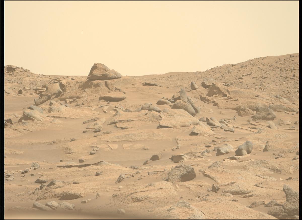 This image was taken by MCZ_LEFT onboard NASA's Mars rover Perseverance on Sol 1027