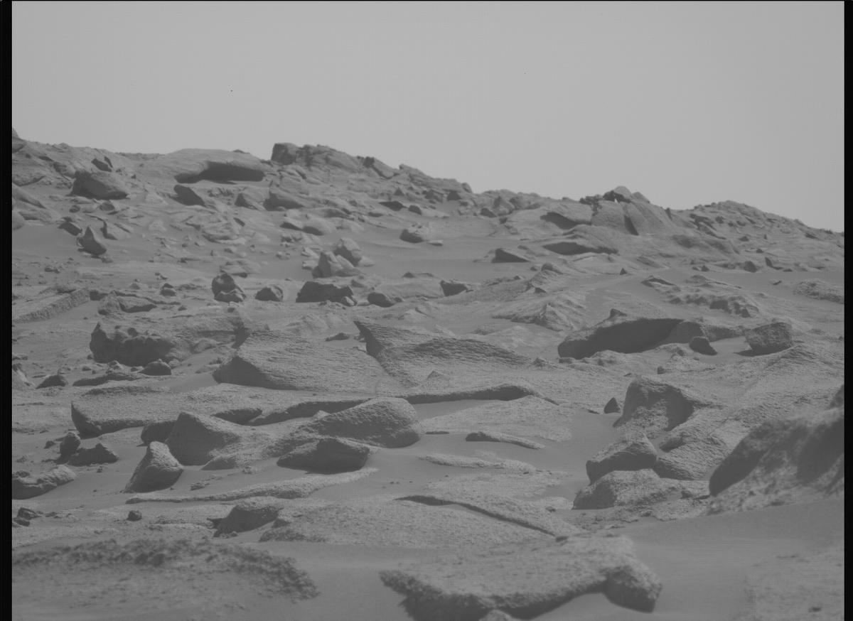 This image was taken by MCZ_LEFT onboard NASA's Mars rover Perseverance on Sol 1027