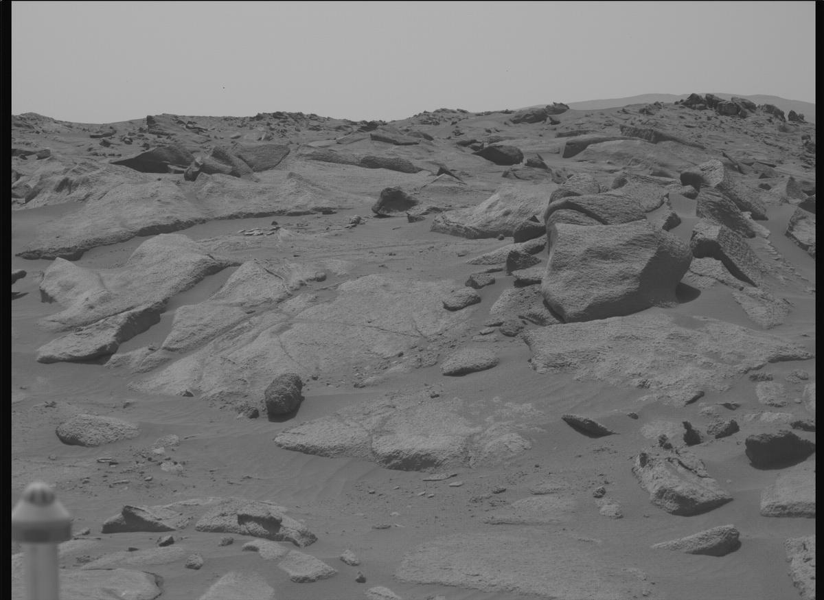 This image was taken by MCZ_LEFT onboard NASA's Mars rover Perseverance on Sol 1028