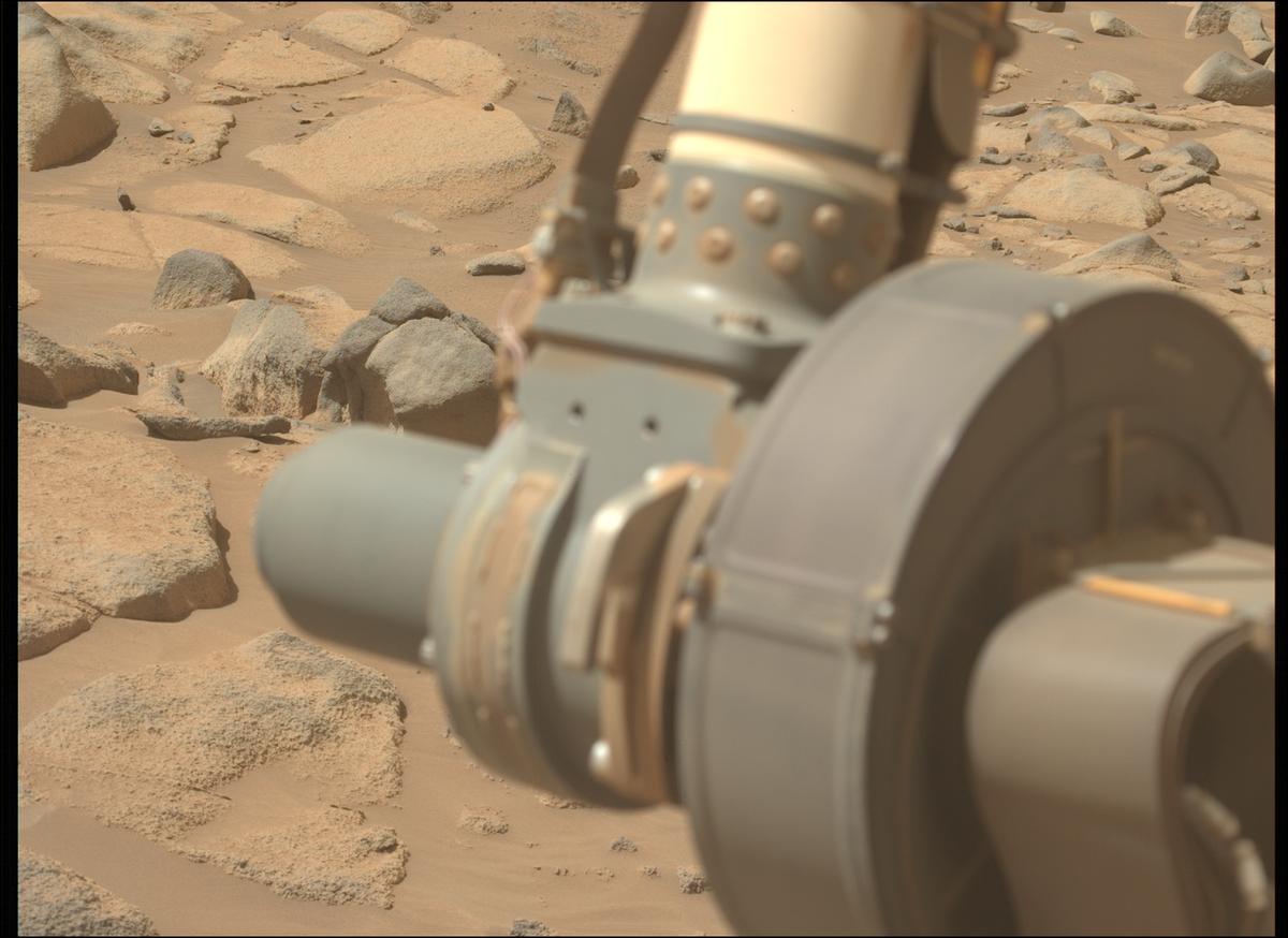This image was taken by MCZ_LEFT onboard NASA's Mars rover Perseverance on Sol 1028