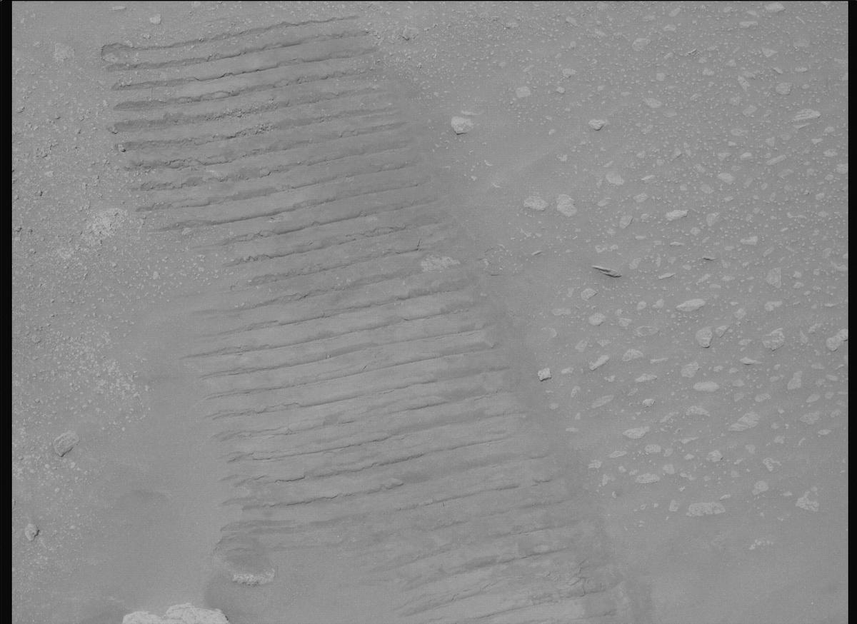 This image was taken by MCZ_LEFT onboard NASA's Mars rover Perseverance on Sol 1032