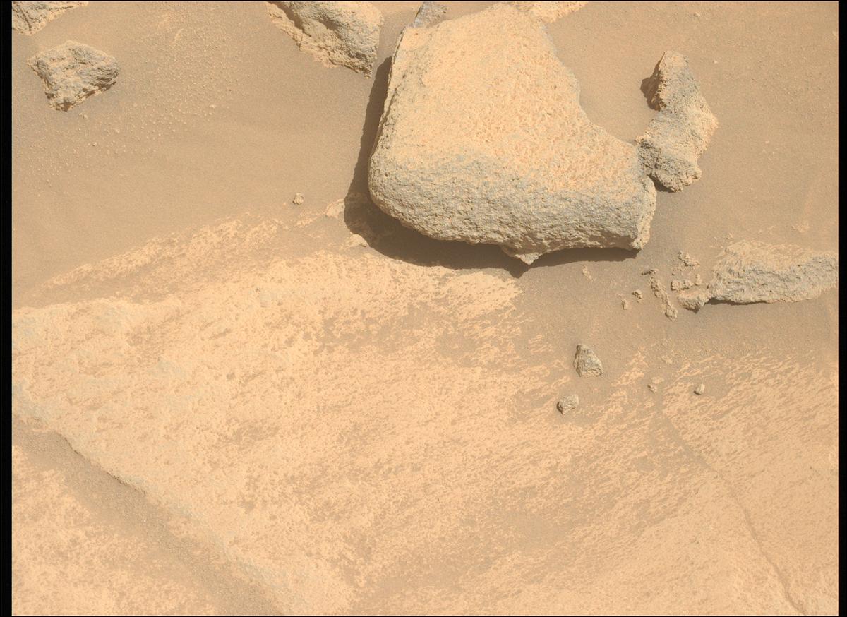 This image was taken by MCZ_LEFT onboard NASA's Mars rover Perseverance on Sol 1032