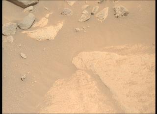 View image taken on Mars, Mars Perseverance Sol 1032: Right Mastcam-Z Camera