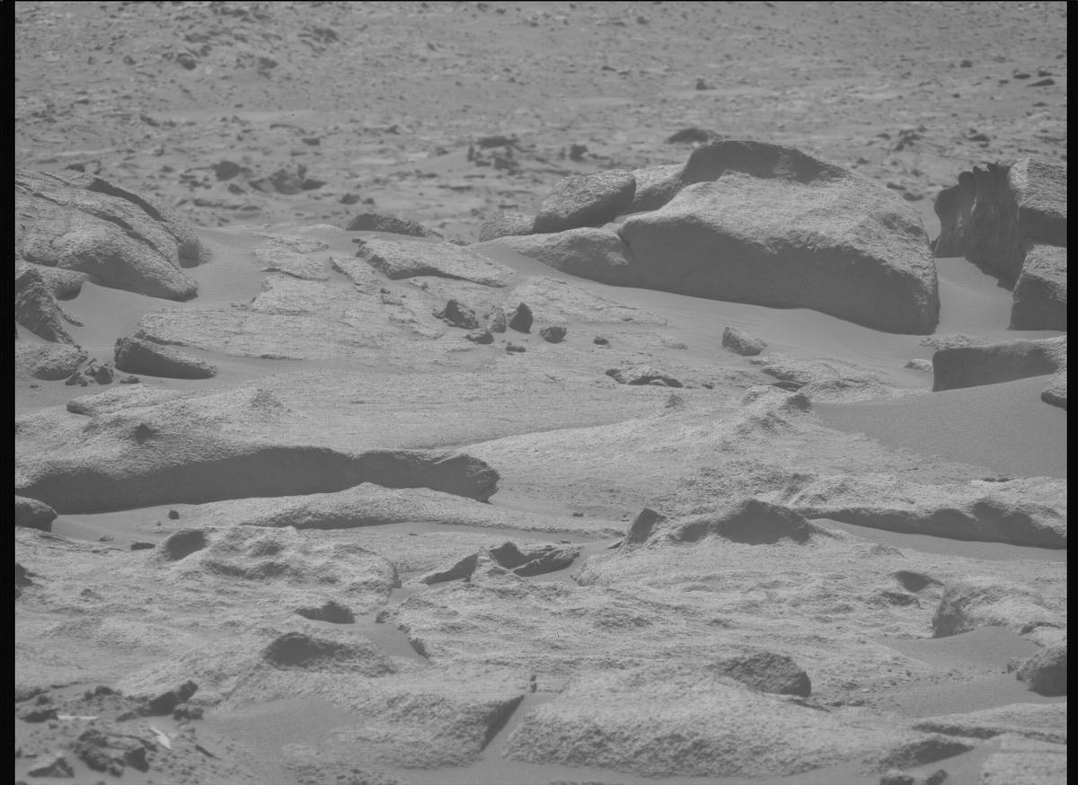This image was taken by MCZ_LEFT onboard NASA's Mars rover Perseverance on Sol 1034