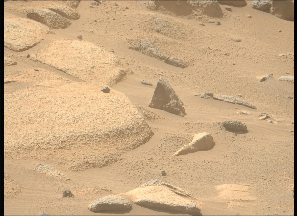 This image was taken by MCZ_LEFT onboard NASA's Mars rover Perseverance on Sol 1034