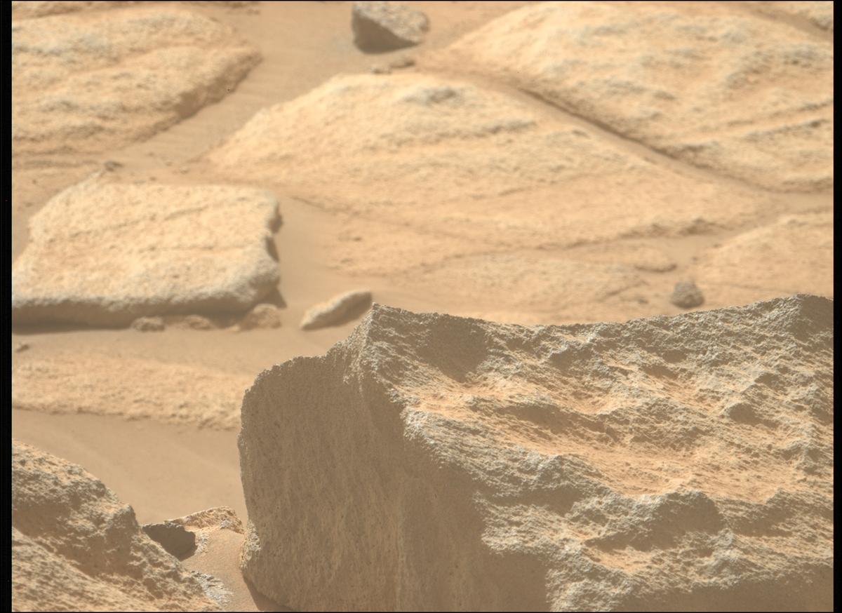 This image was taken by MCZ_LEFT onboard NASA's Mars rover Perseverance on Sol 1034