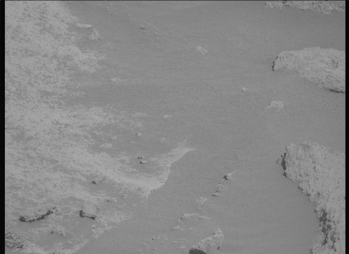 This image was taken by MCZ_LEFT onboard NASA's Mars rover Perseverance on Sol 1034