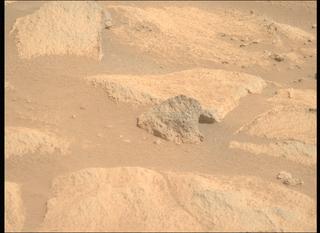 View image taken on Mars, Mars Perseverance Sol 1034: Right Mastcam-Z Camera
