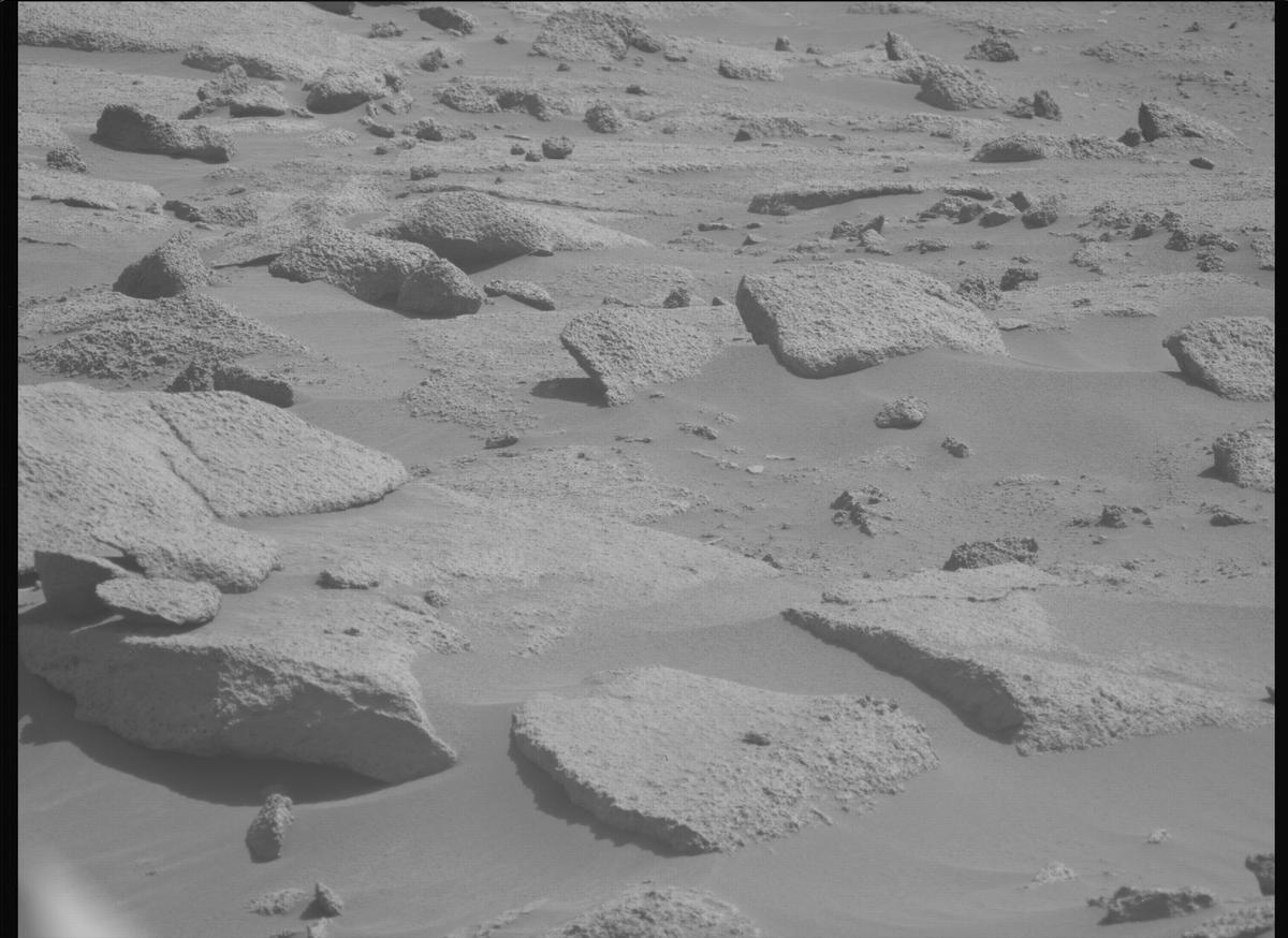 This image was taken by MCZ_LEFT onboard NASA's Mars rover Perseverance on Sol 1035