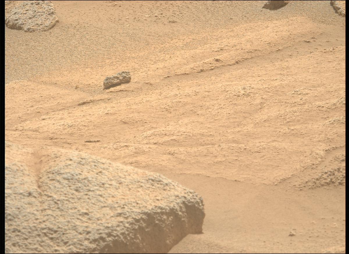This image was taken by MCZ_LEFT onboard NASA's Mars rover Perseverance on Sol 1035