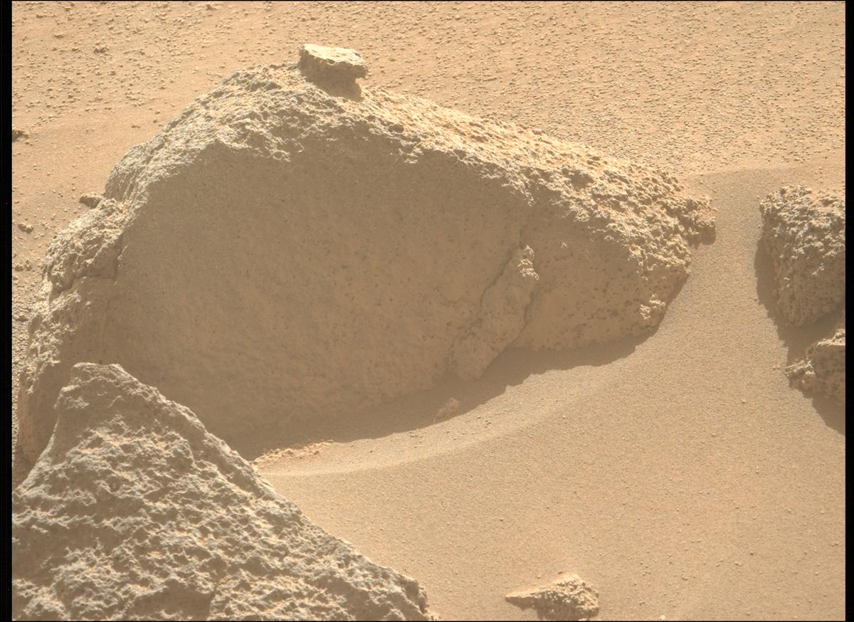 This image was taken by MCZ_LEFT onboard NASA's Mars rover Perseverance on Sol 1035