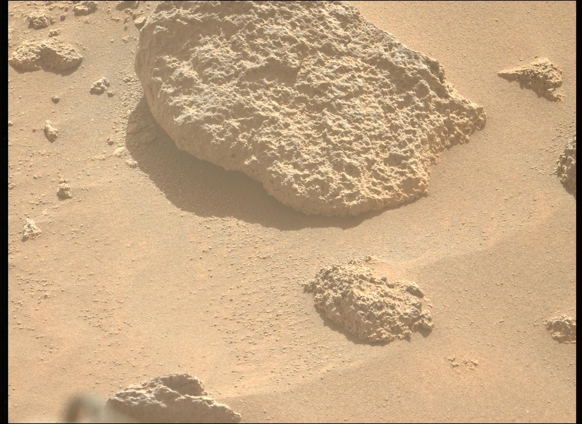 This image was taken by MCZ_LEFT onboard NASA's Mars rover Perseverance on Sol 1035