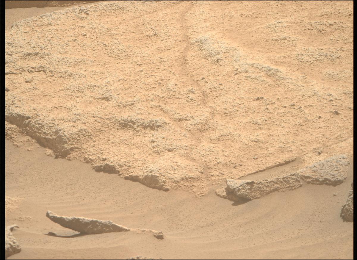 This image was taken by MCZ_RIGHT onboard NASA's Mars rover Perseverance on Sol 1035