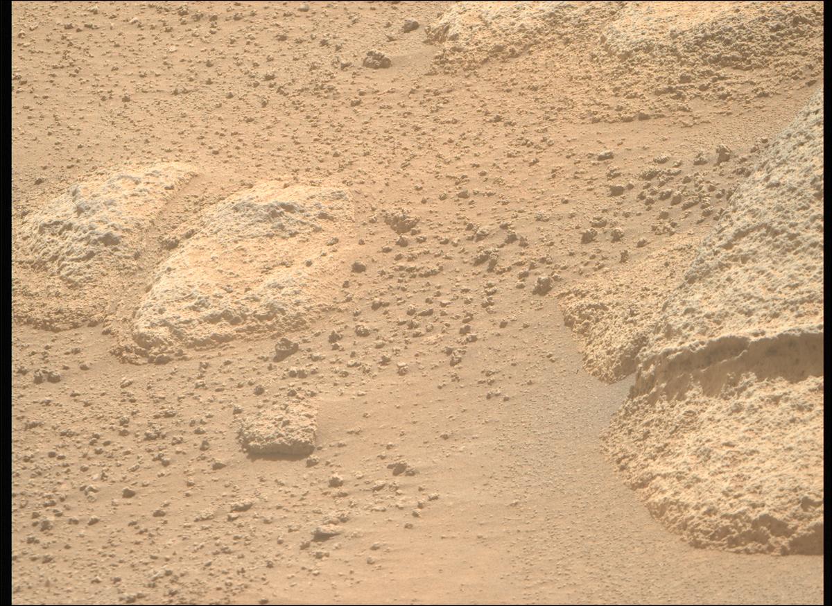 This image was taken by MCZ_RIGHT onboard NASA's Mars rover Perseverance on Sol 1035