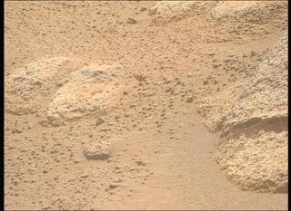 View image taken on Mars, Mars Perseverance Sol 1035: Right Mastcam-Z Camera