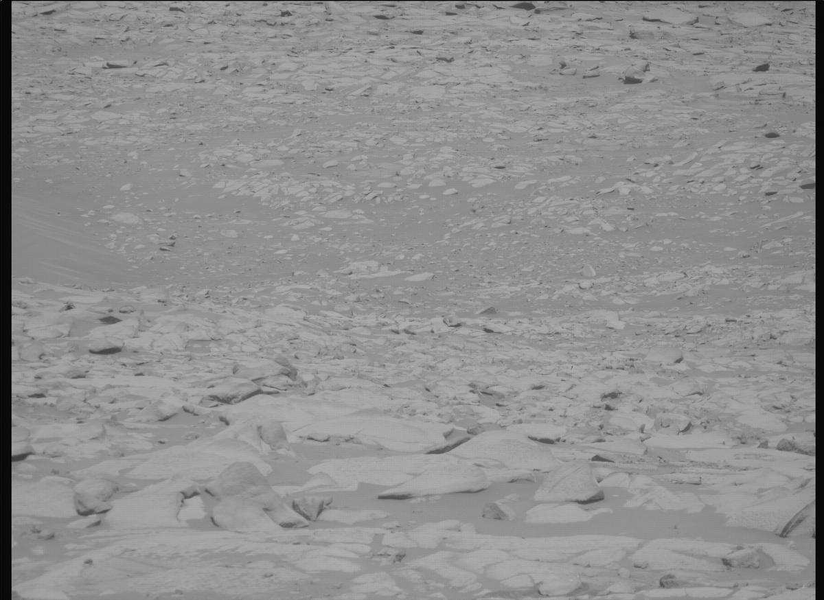 This image was taken by MCZ_RIGHT onboard NASA's Mars rover Perseverance on Sol 1035