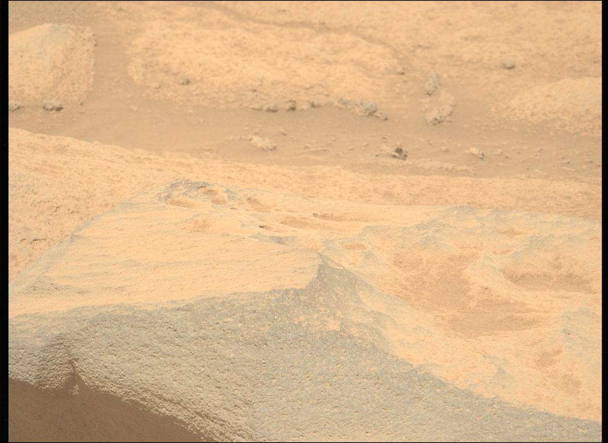 This image was taken by MCZ_LEFT onboard NASA's Mars rover Perseverance on Sol 1037