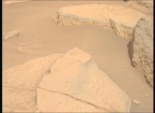 View image taken on Mars, Mars Perseverance Sol 1037: Right Mastcam-Z Camera
