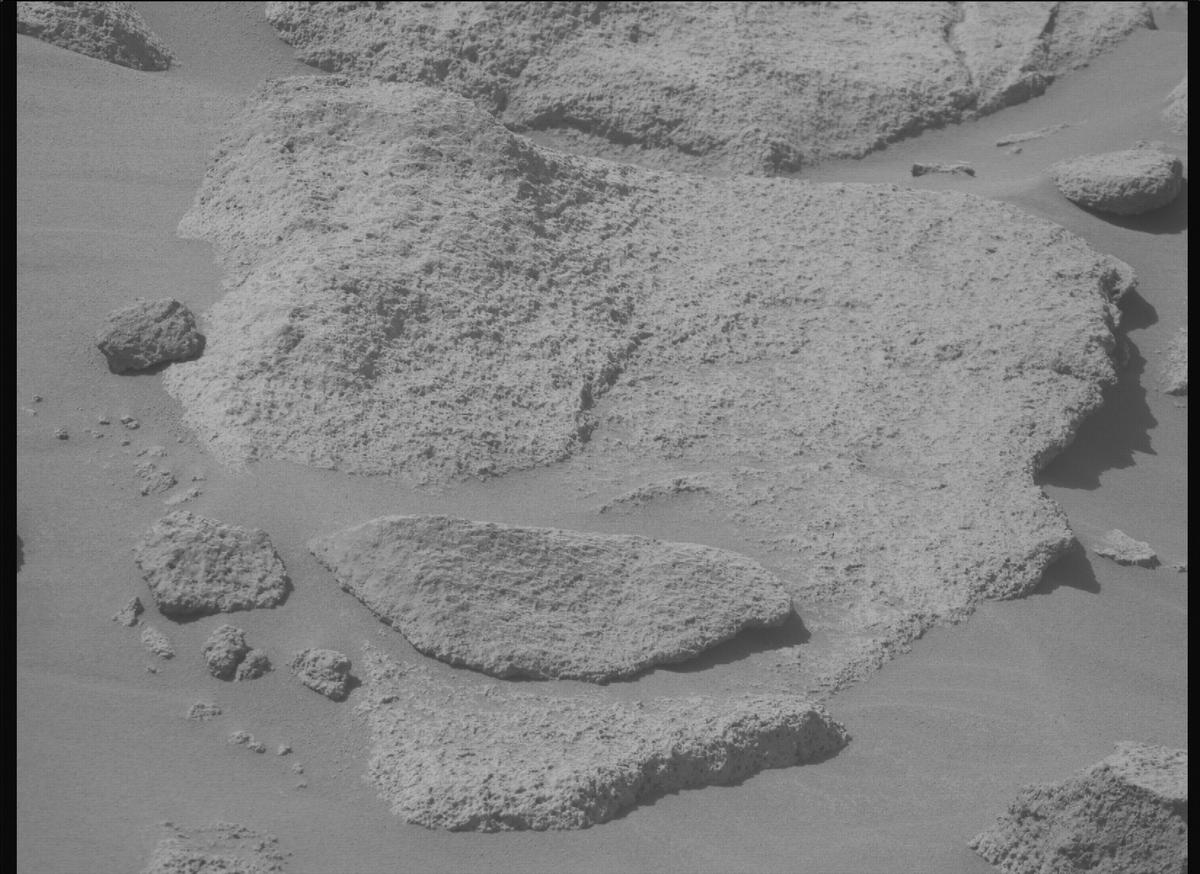 This image was taken by MCZ_RIGHT onboard NASA's Mars rover Perseverance on Sol 1039