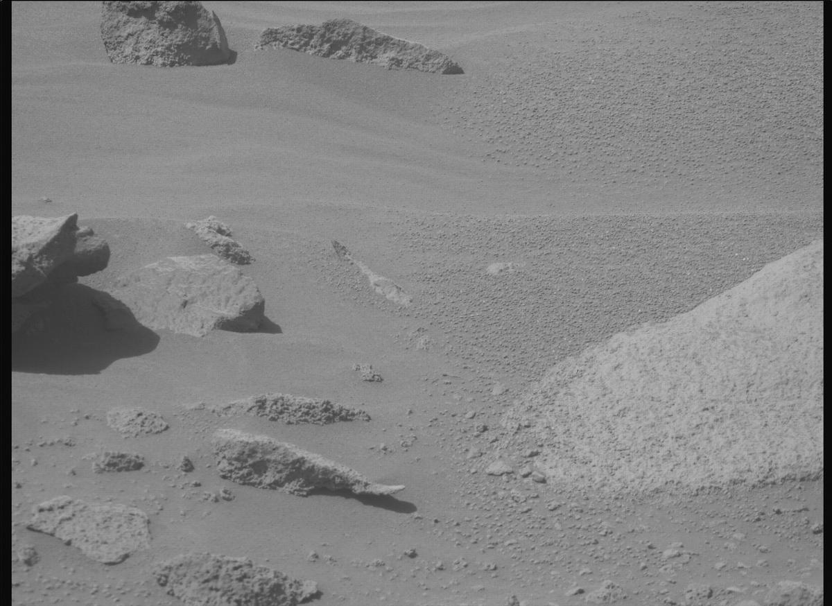 This image was taken by MCZ_RIGHT onboard NASA's Mars rover Perseverance on Sol 1039