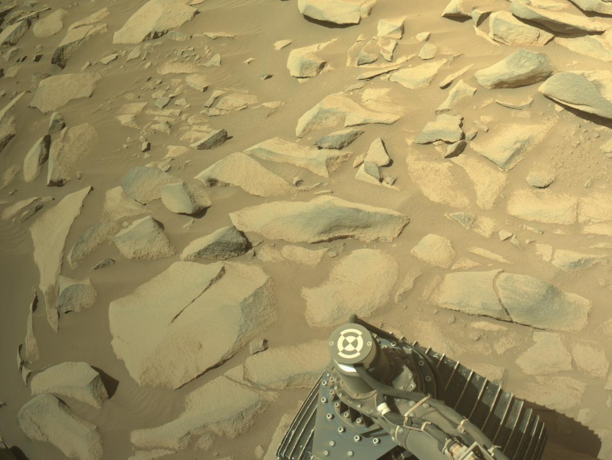 This image was taken by NAVCAM_RIGHT onboard NASA's Mars rover Perseverance on Sol 1043