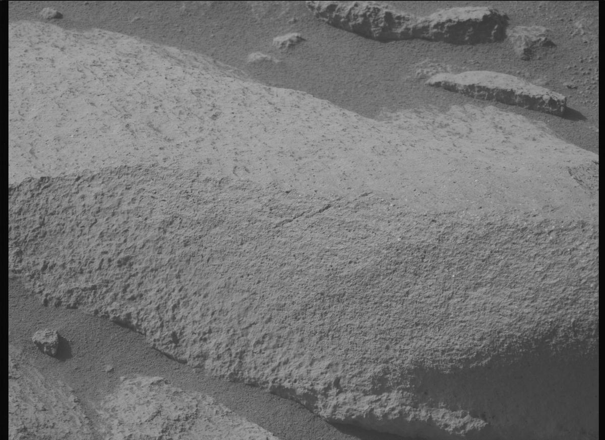 This image was taken by MCZ_LEFT onboard NASA's Mars rover Perseverance on Sol 1043
