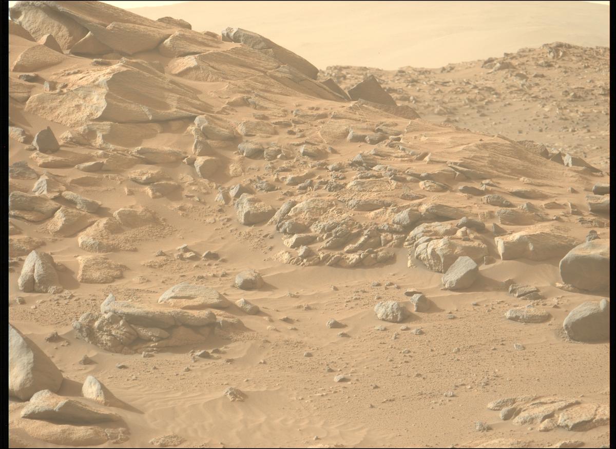 This image was taken by MCZ_LEFT onboard NASA's Mars rover Perseverance on Sol 1044
