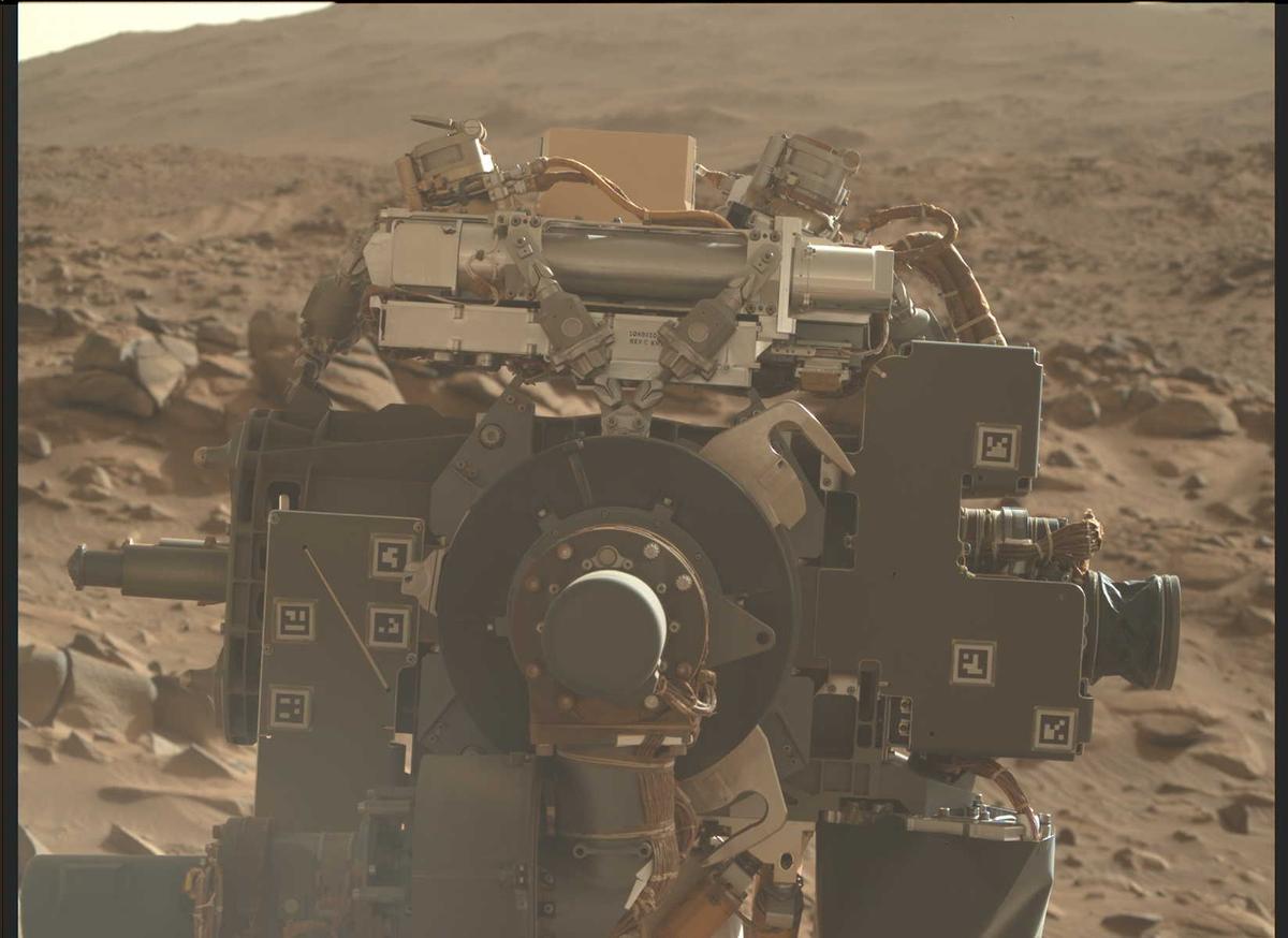 This image was taken by MCZ_RIGHT onboard NASA's Mars rover Perseverance on Sol 1044