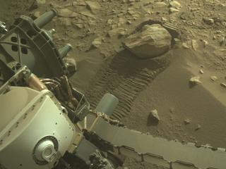 View image taken on Mars, Mars Perseverance Sol 1045: Left Navigation Camera (Navcam)