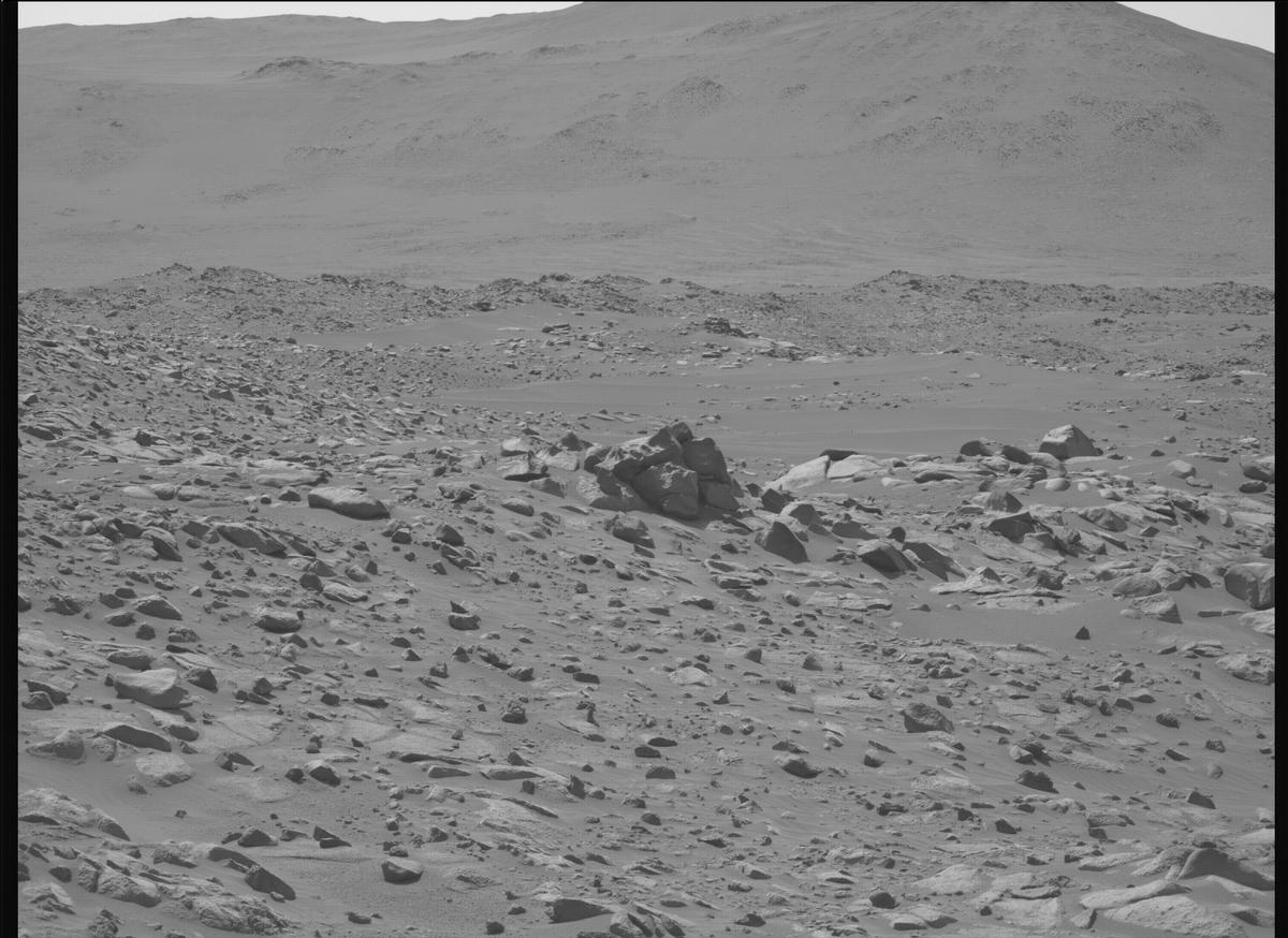 This image was taken by MCZ_LEFT onboard NASA's Mars rover Perseverance on Sol 1045