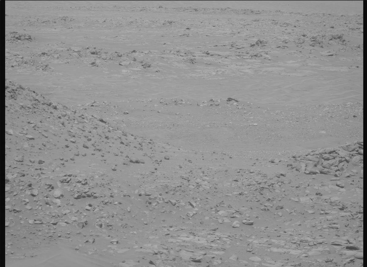 This image was taken by MCZ_RIGHT onboard NASA's Mars rover Perseverance on Sol 1045