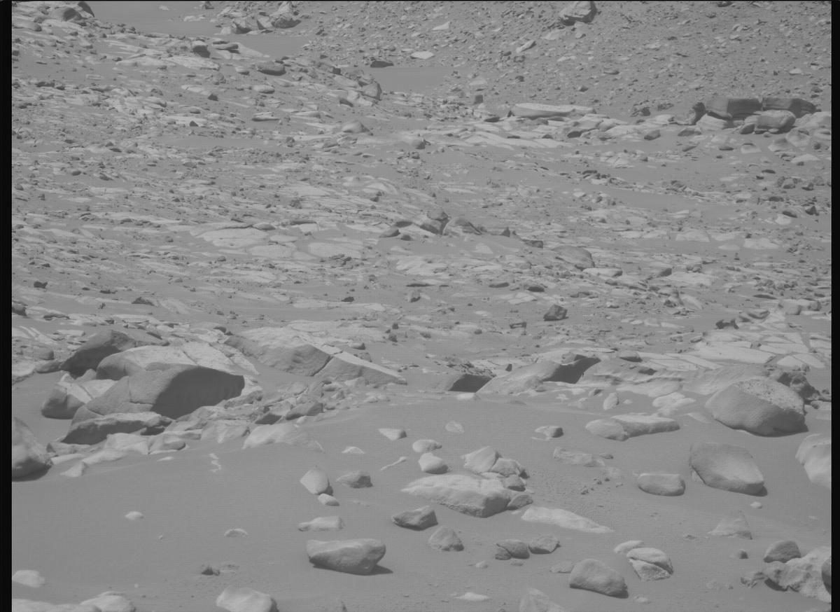 This image was taken by MCZ_RIGHT onboard NASA's Mars rover Perseverance on Sol 1045