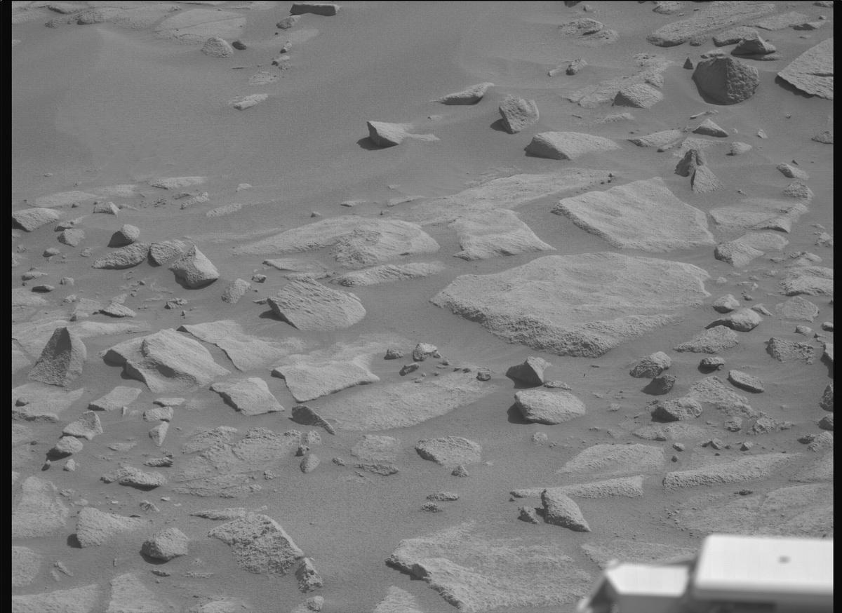 This image was taken by MCZ_RIGHT onboard NASA's Mars rover Perseverance on Sol 1045