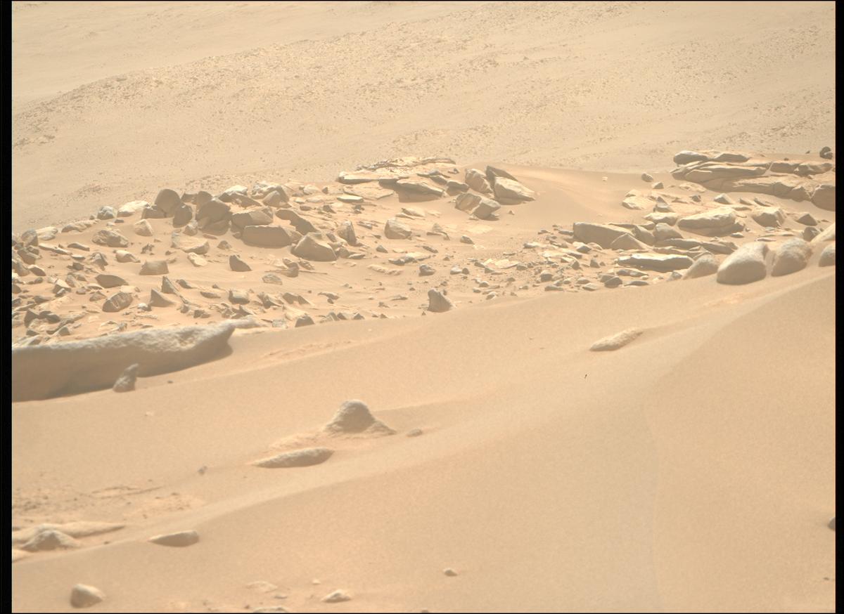 This image was taken by MCZ_RIGHT onboard NASA's Mars rover Perseverance on Sol 1045