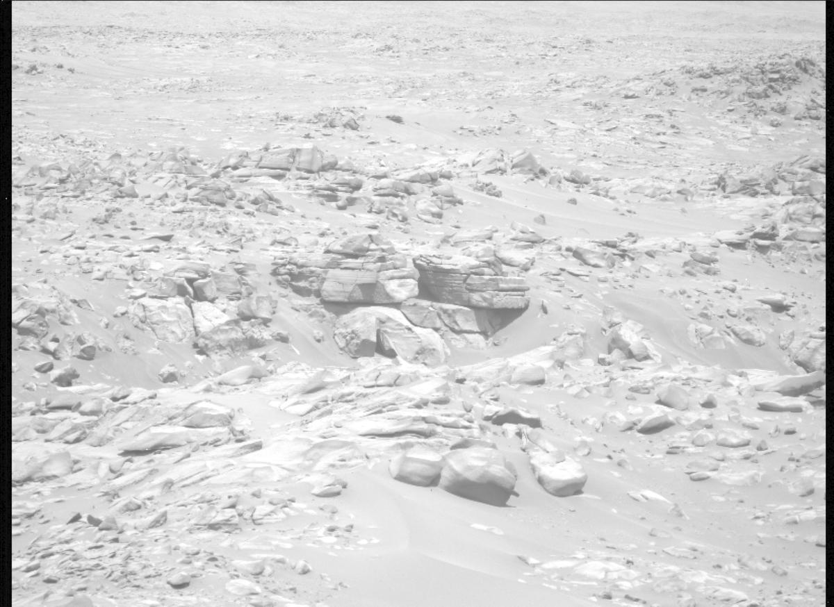 This image was taken by MCZ_LEFT onboard NASA's Mars rover Perseverance on Sol 1047