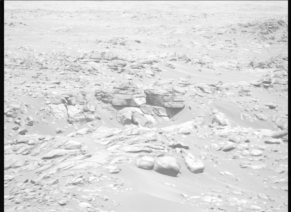 This image was taken by MCZ_LEFT onboard NASA's Mars rover Perseverance on Sol 1047