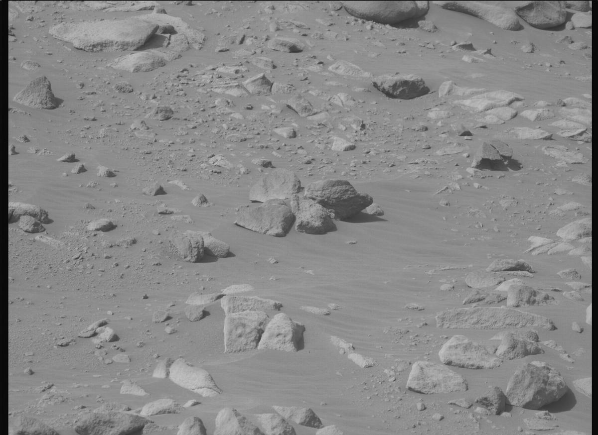 This image was taken by MCZ_LEFT onboard NASA's Mars rover Perseverance on Sol 1048