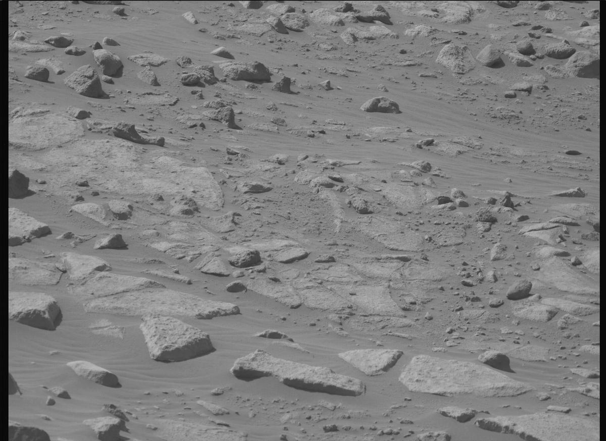 This image was taken by MCZ_LEFT onboard NASA's Mars rover Perseverance on Sol 1048