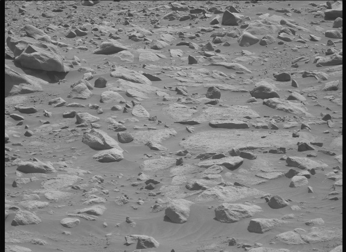 This image was taken by MCZ_LEFT onboard NASA's Mars rover Perseverance on Sol 1048
