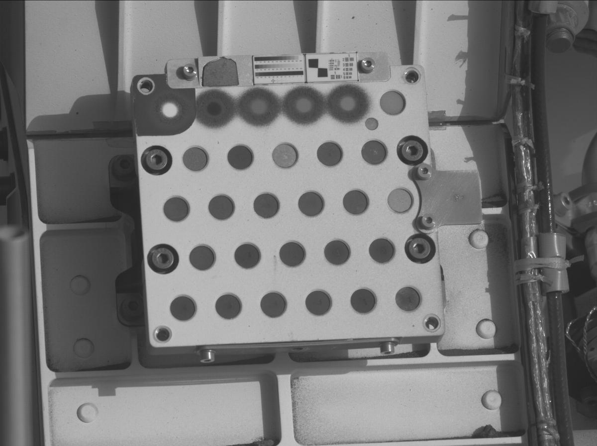 This image was taken by MCZ_LEFT onboard NASA's Mars rover Perseverance on Sol 1048