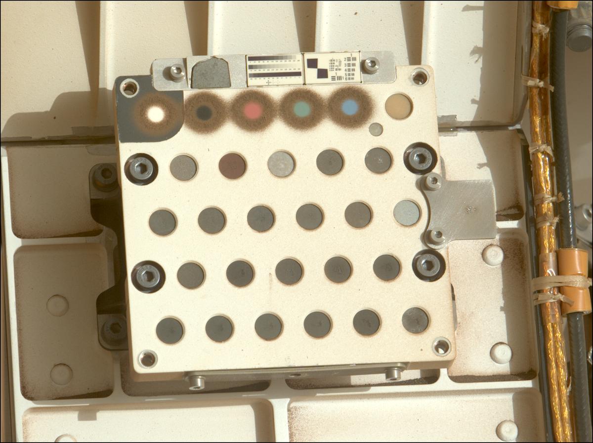 This image was taken by MCZ_LEFT onboard NASA's Mars rover Perseverance on Sol 1048