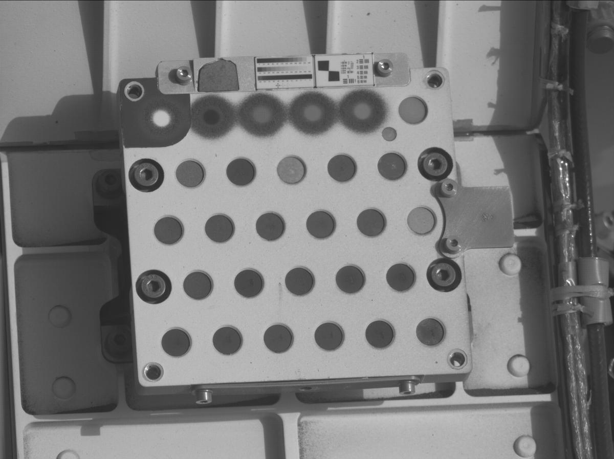 This image was taken by MCZ_LEFT onboard NASA's Mars rover Perseverance on Sol 1048