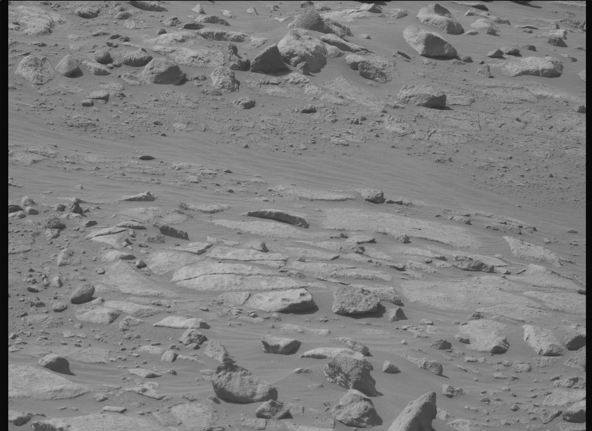 This image was taken by MCZ_RIGHT onboard NASA's Mars rover Perseverance on Sol 1048