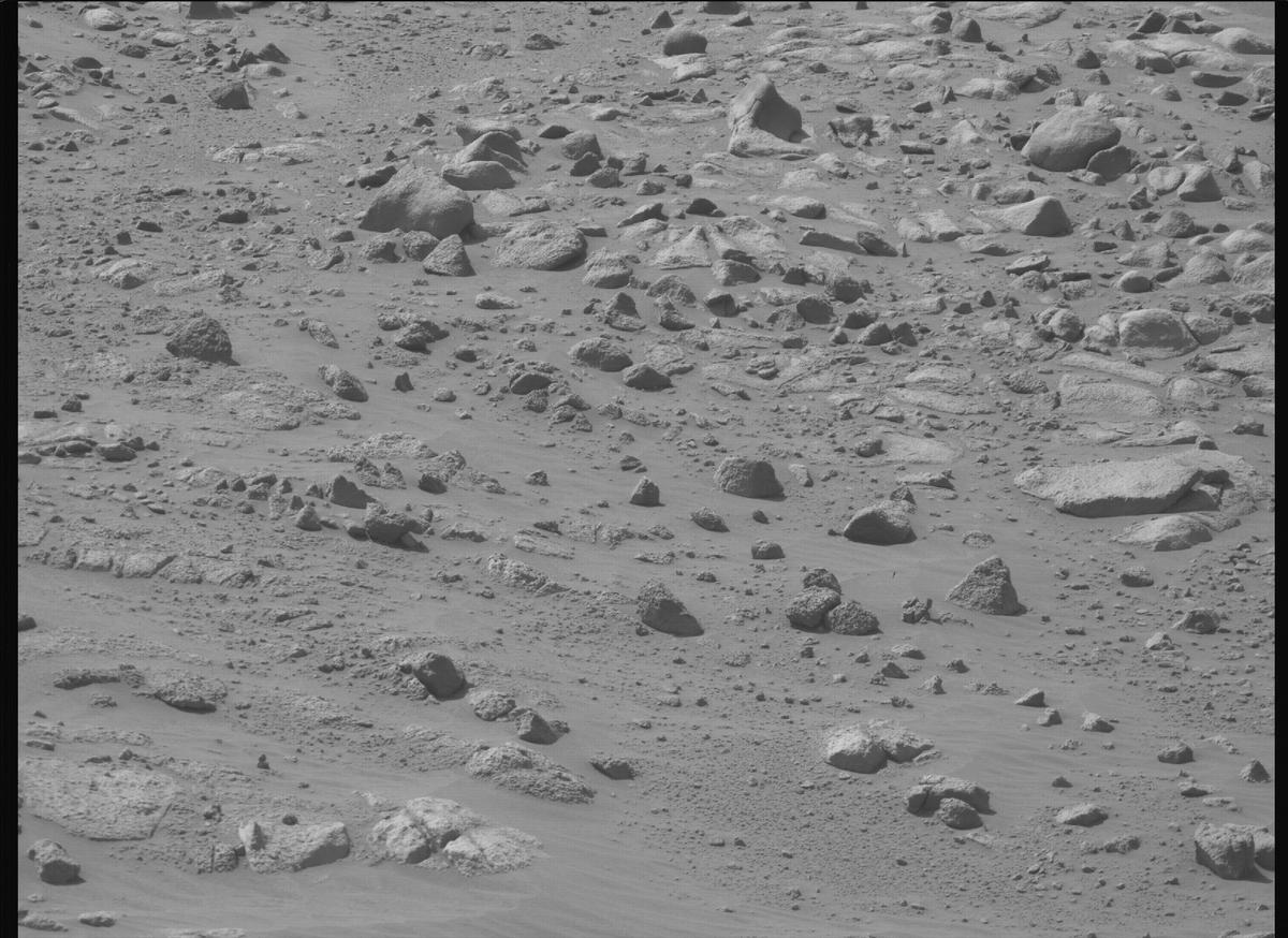This image was taken by MCZ_RIGHT onboard NASA's Mars rover Perseverance on Sol 1048