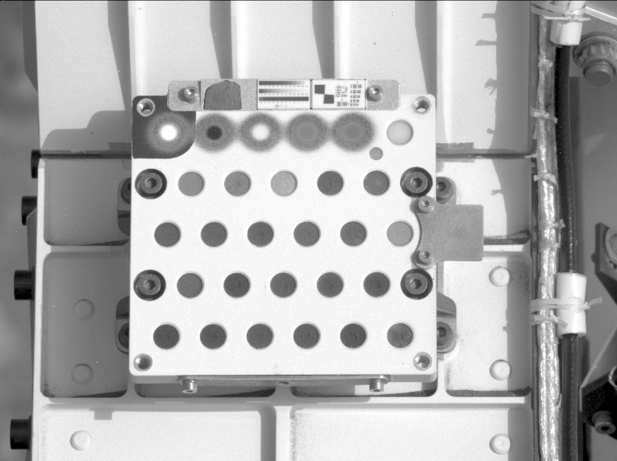 This image was taken by MCZ_RIGHT onboard NASA's Mars rover Perseverance on Sol 1048