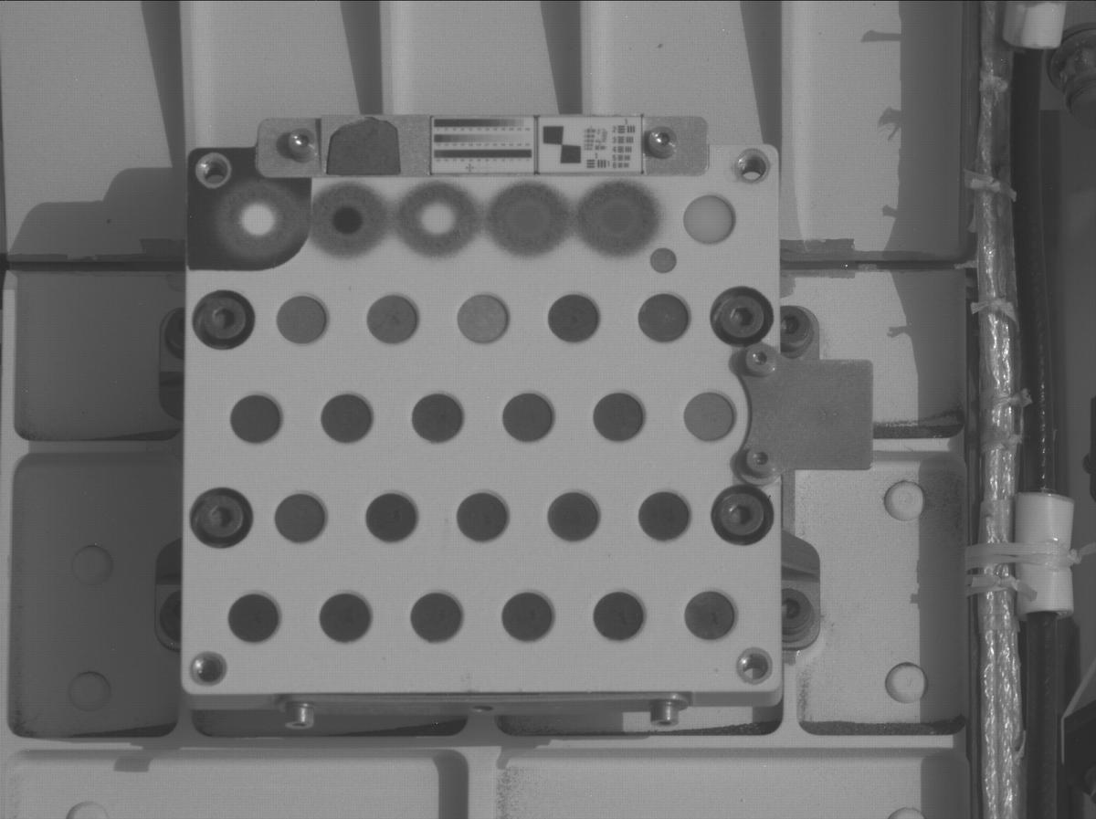 This image was taken by MCZ_RIGHT onboard NASA's Mars rover Perseverance on Sol 1048