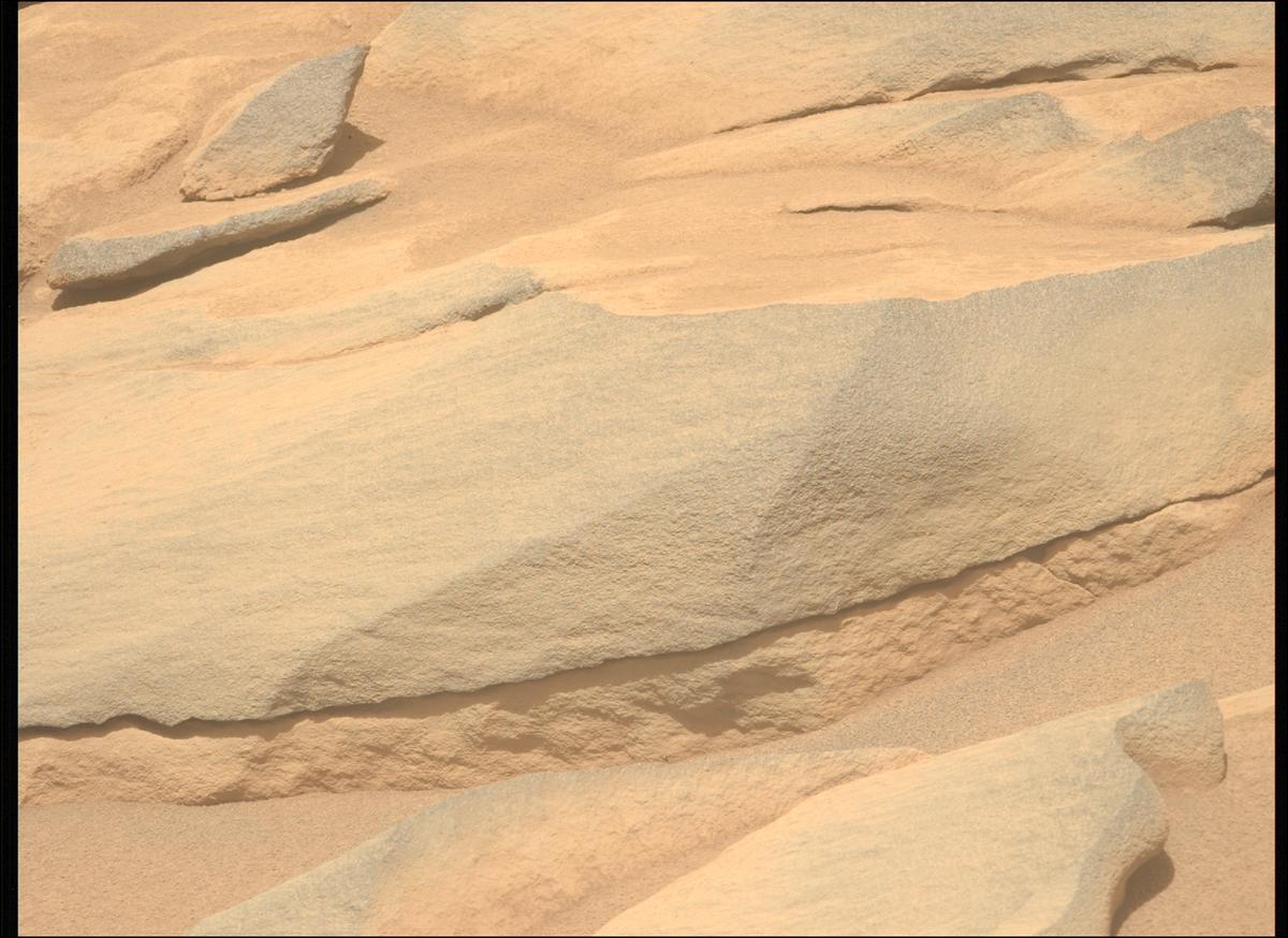 This image was taken by MCZ_LEFT onboard NASA's Mars rover Perseverance on Sol 1051