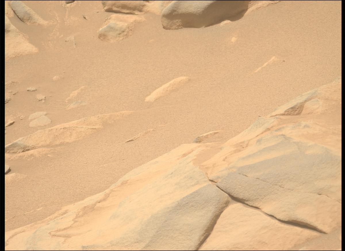 This image was taken by MCZ_LEFT onboard NASA's Mars rover Perseverance on Sol 1051