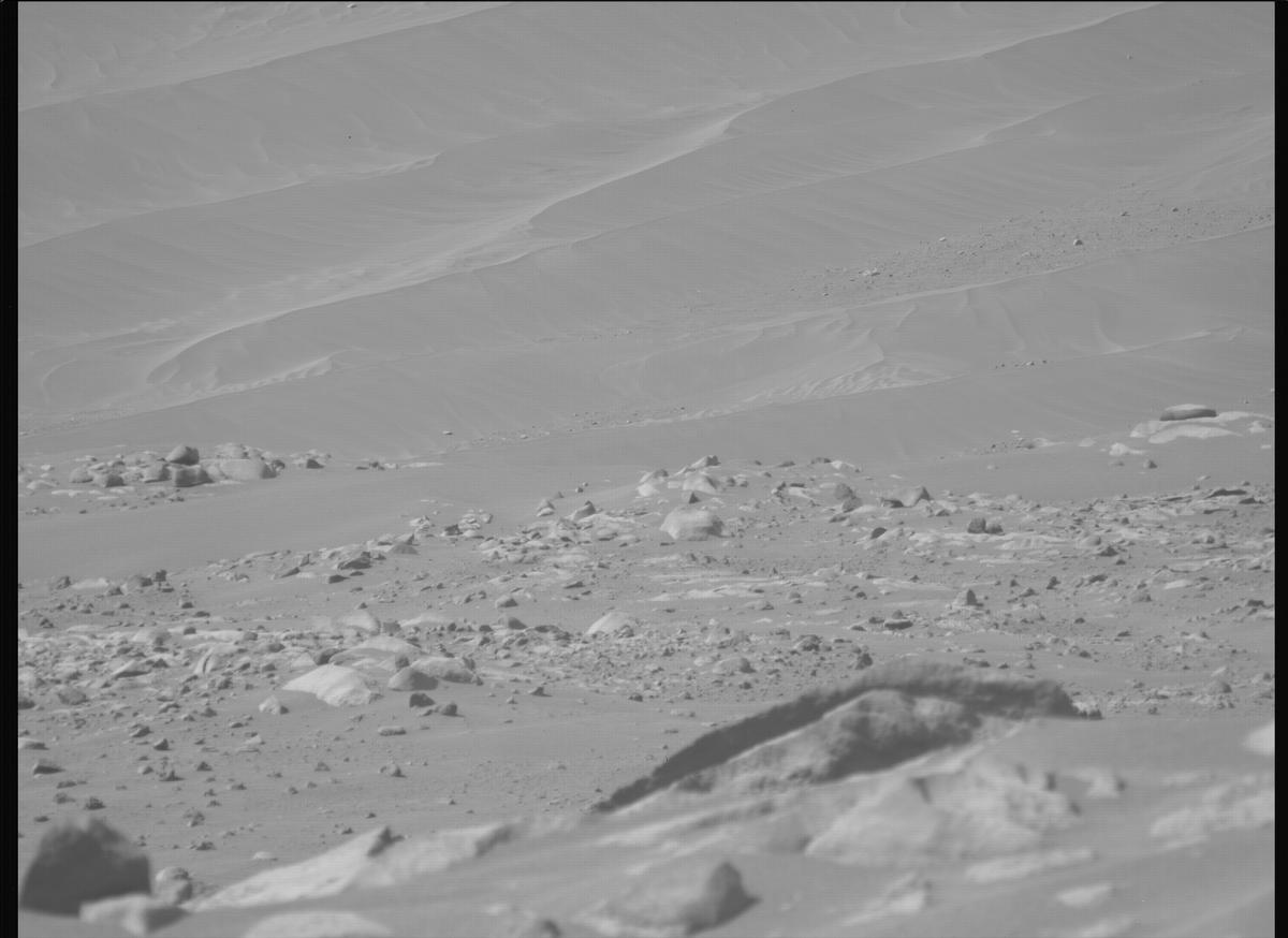 This image was taken by MCZ_LEFT onboard NASA's Mars rover Perseverance on Sol 1052