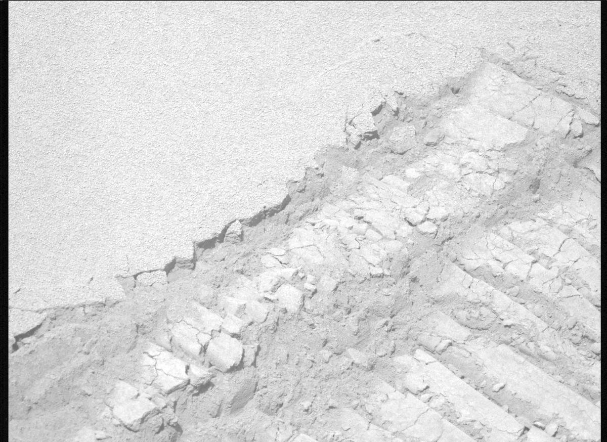 This image was taken by MCZ_LEFT onboard NASA's Mars rover Perseverance on Sol 1052